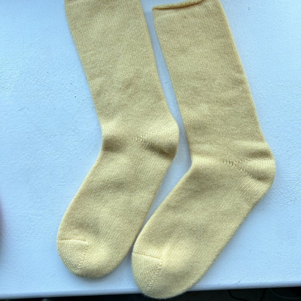 100% Cashmere SOCKS!!- The Cashmere Project